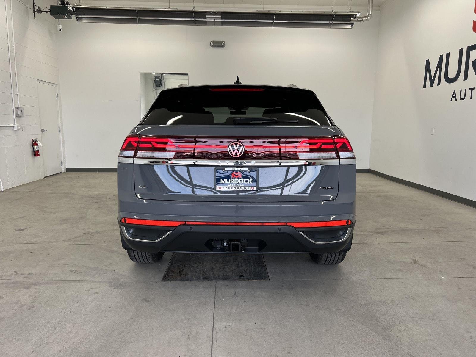 New 2026 pure gray Volkswagen 2.0T SE w/Technology image 3