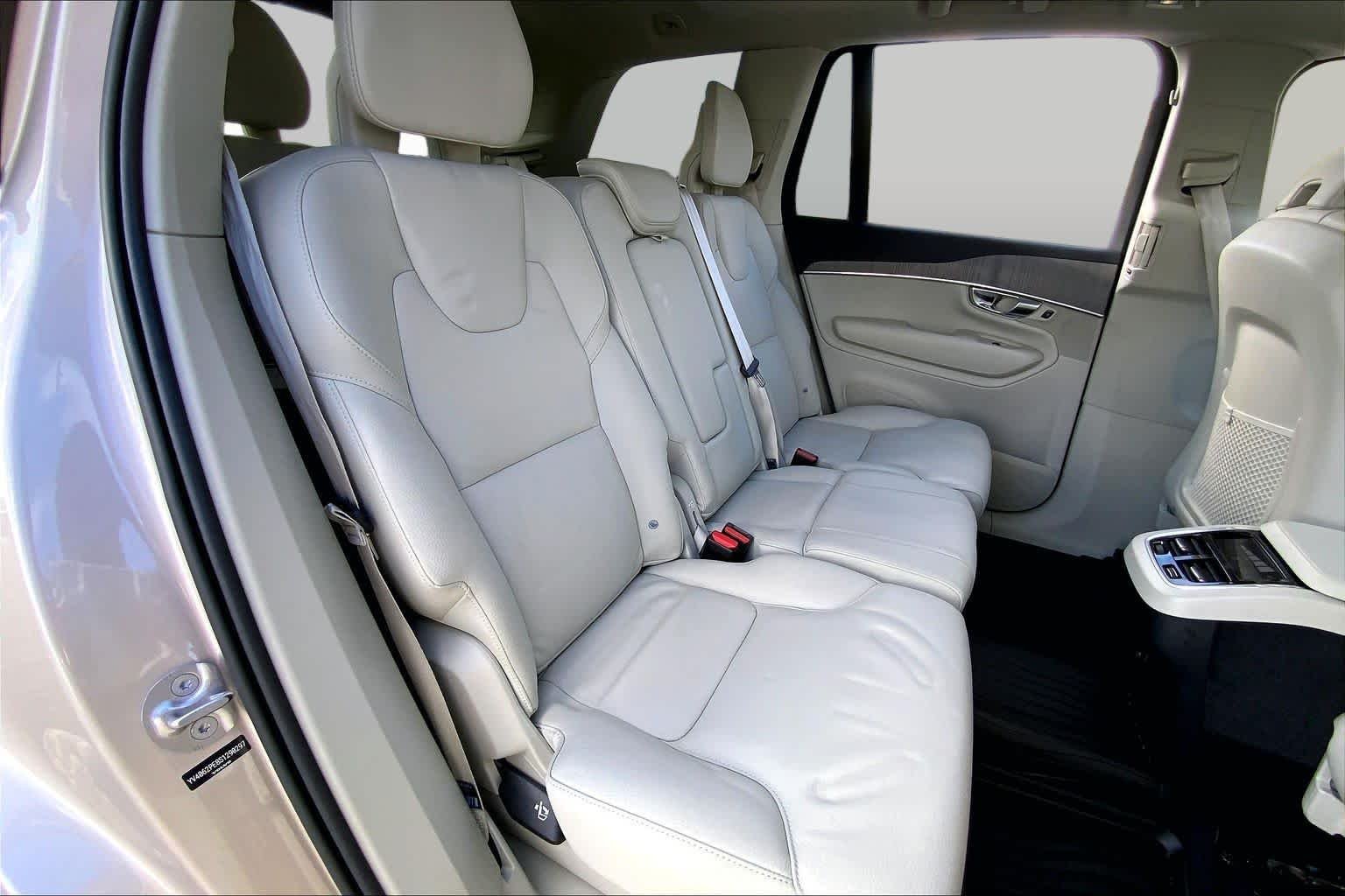 Used 2025 Bright Dusk Metallic Volvo Plus image 19