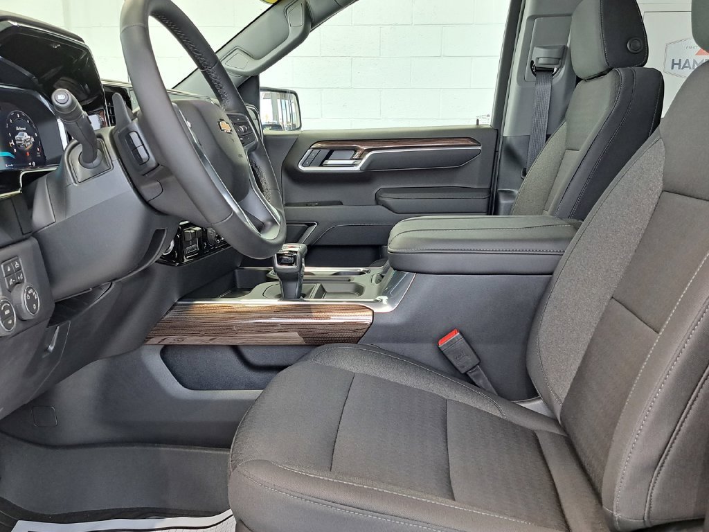 2026 Chevrolet Silverado 1500 LT Crew Cab Pickup Slide 11