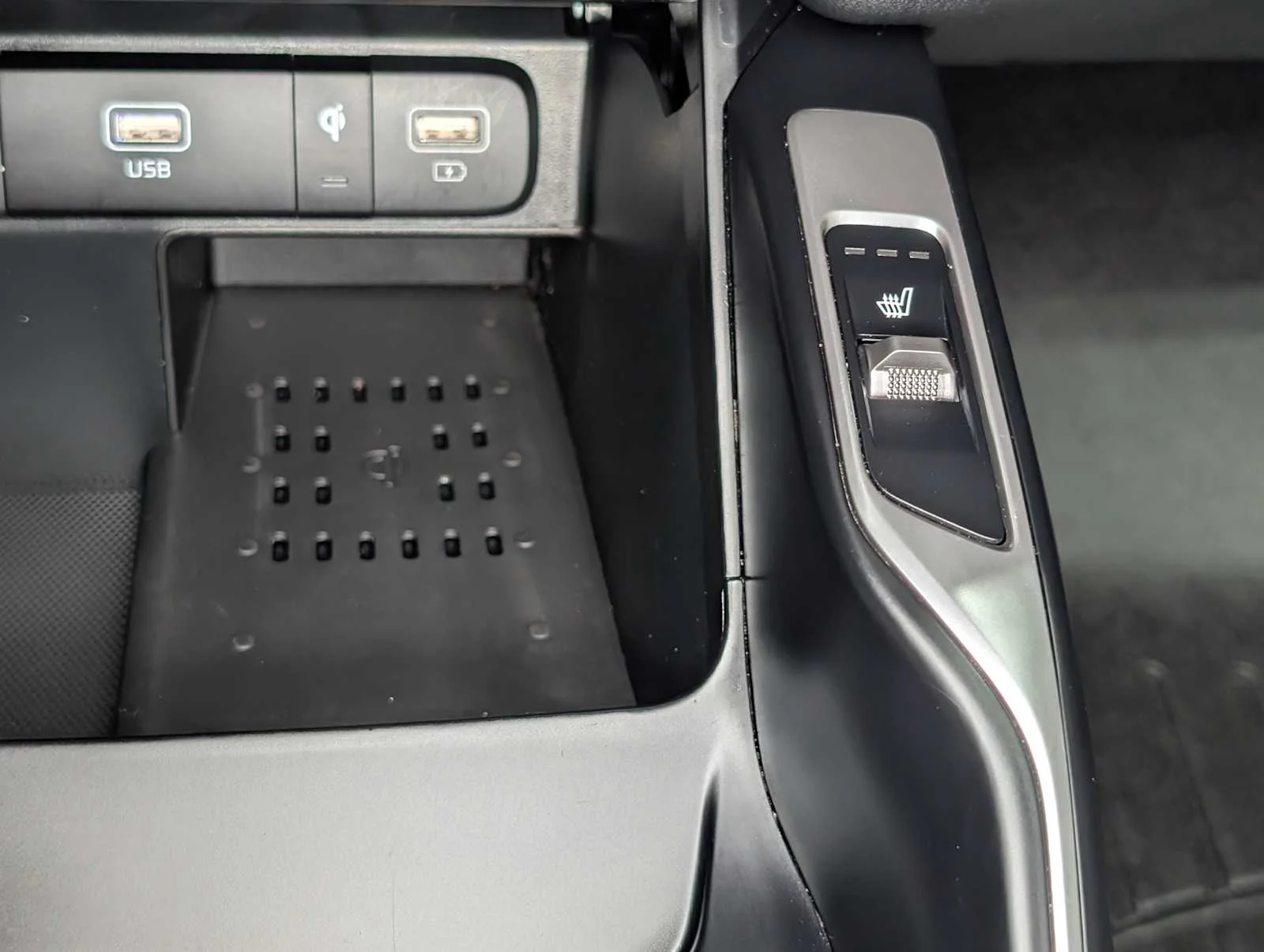 Used 2023 Ebony Black Kia X-Line S image 32