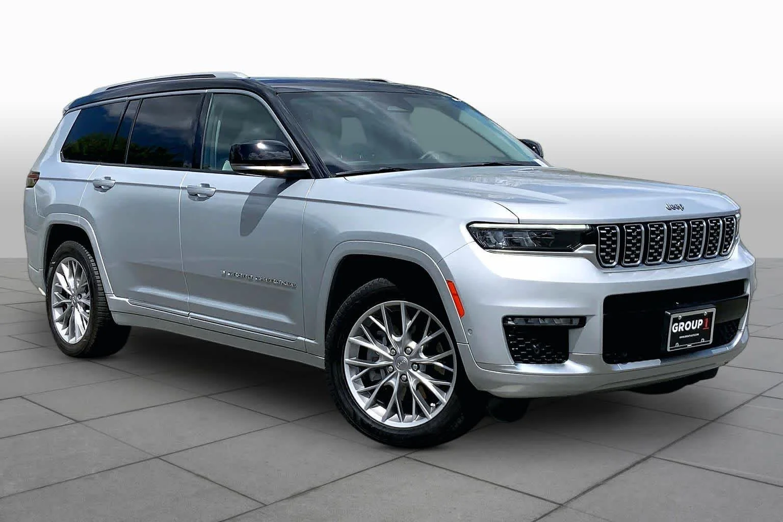 Certified Used 2023 Silver Zynith Jeep Summit image 3