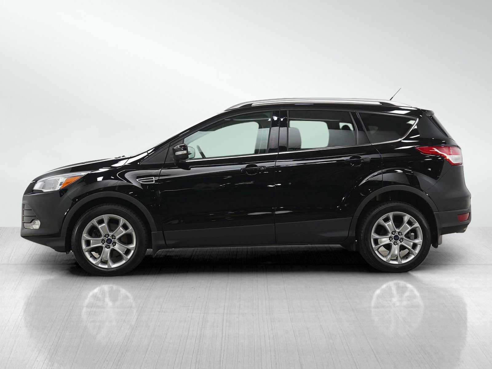 Used 2016 Ford Escape Titanium with VIN 1FMCU9JX8GUC59562 for sale in Burnsville, Minnesota