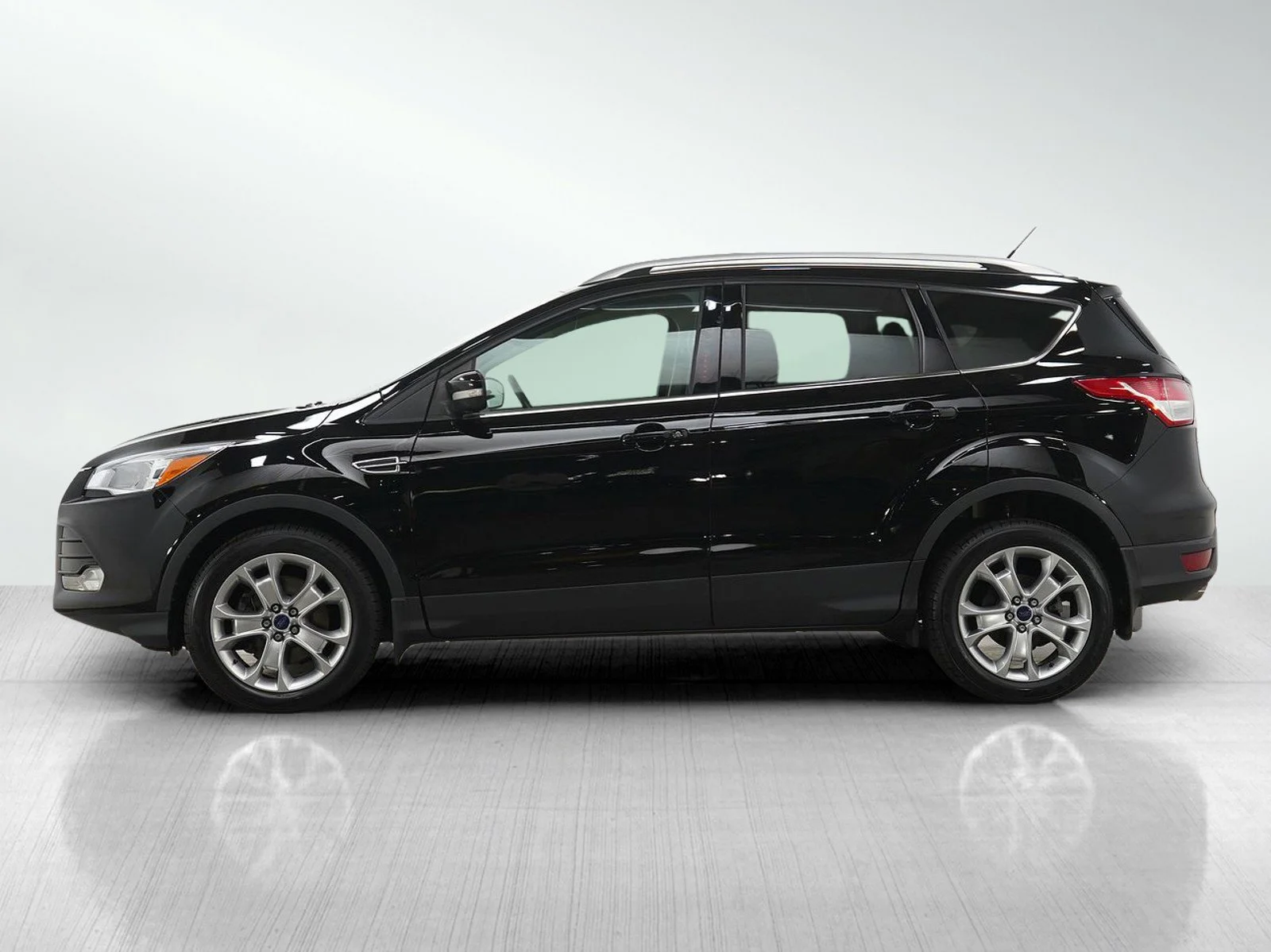Used 2016 Ford Escape Titanium with VIN 1FMCU9JX8GUC59562 for sale in Burnsville, Minnesota