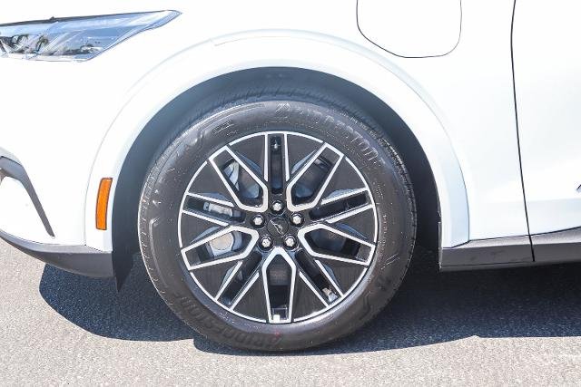 New 2026 Star White Metallic Tri-coat Ford Premium image 40