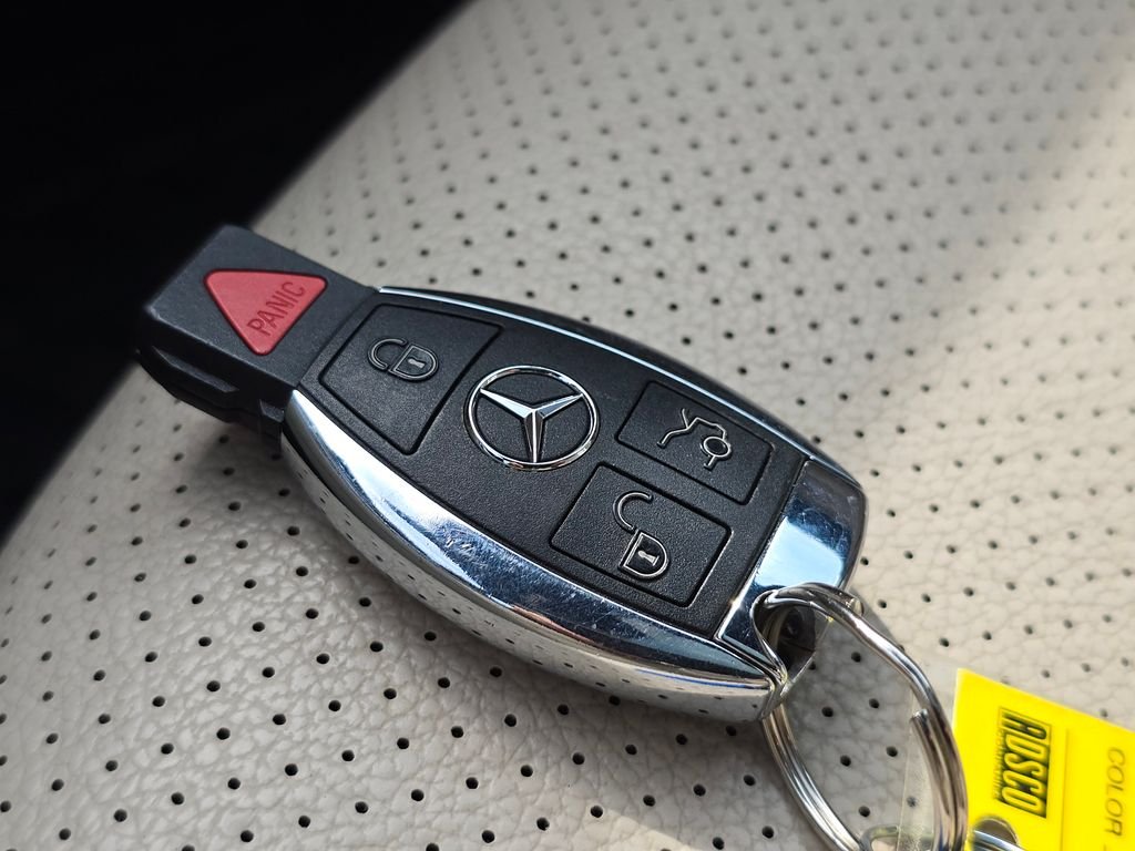Used 2018 White Mercedes-Benz GLC 300 image 35