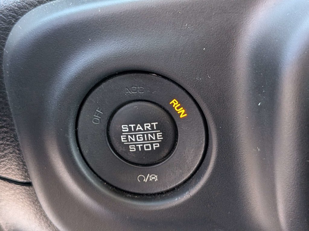 Used 2021 White Jeep Unlimited Sahara image 36