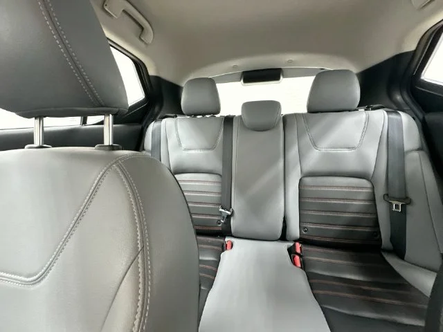 Used 2022 White Nissan SR image 24