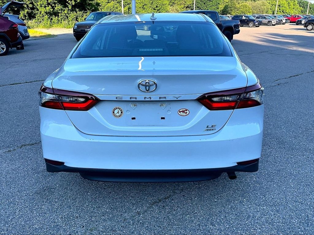 Used 2022 White Toyota LE image 10