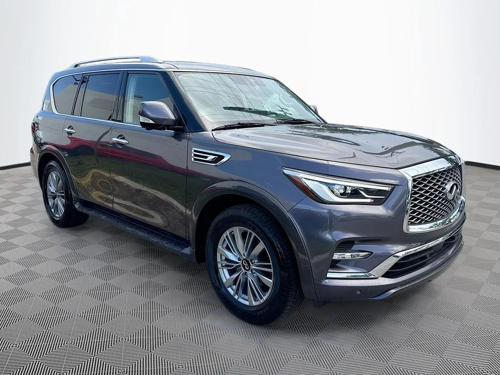 Certified Used 2024 Gray INFINITI LUXE image 4