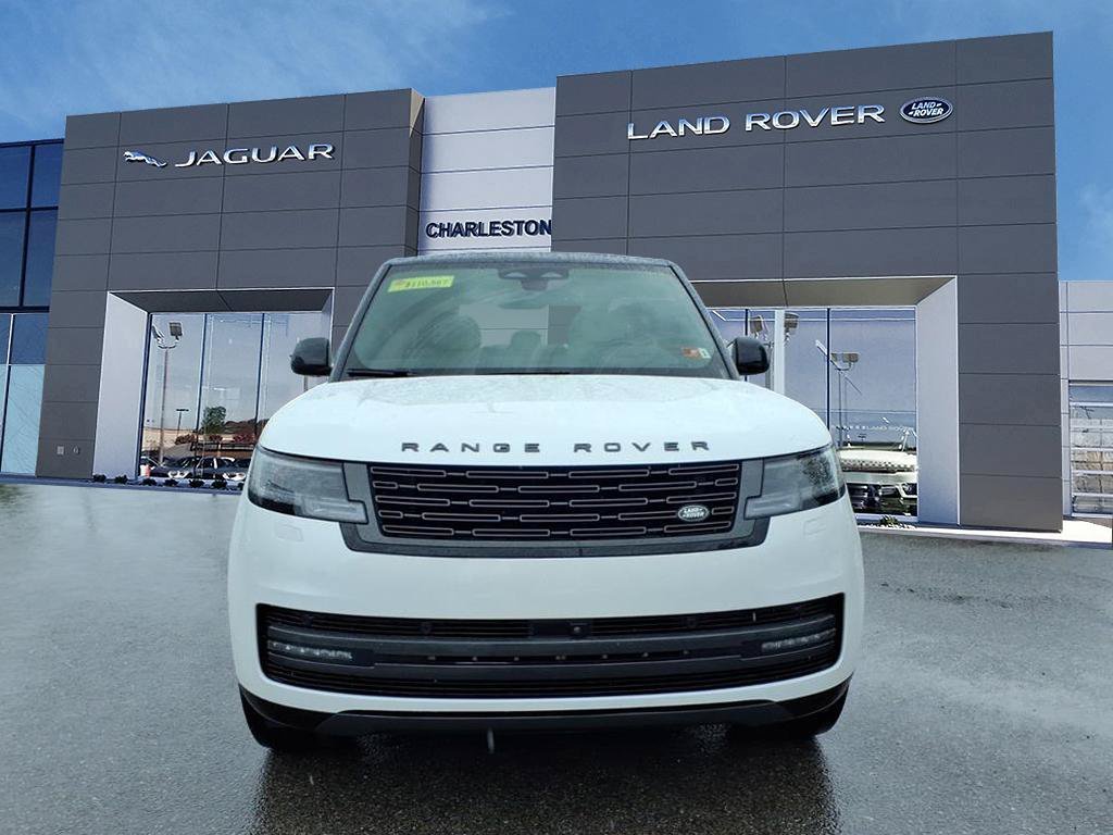 Certified Used 2025 Ostuni Pearl White Premium Metallic Land Rover SE image 8