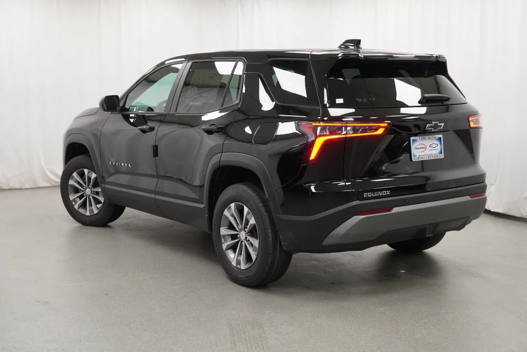 New 2027 Mosaic Black Metallic Chevrolet LT image 5