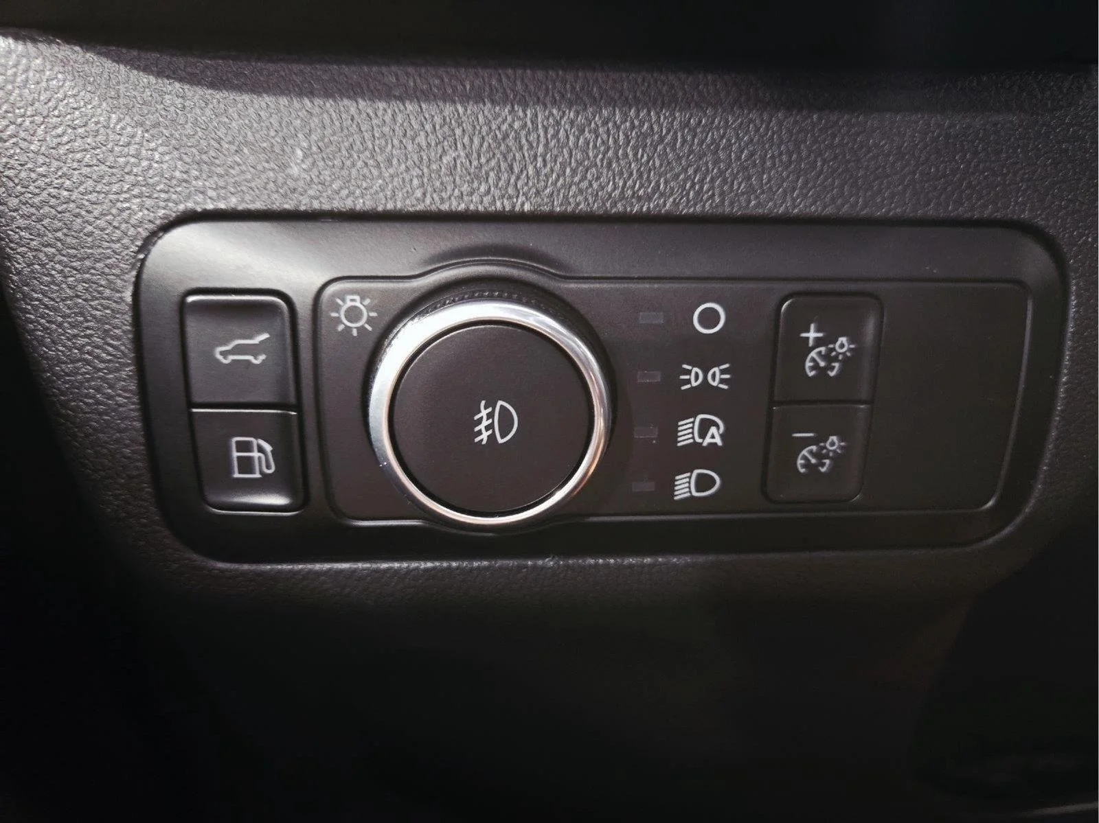 Used 2023 Oxford White Ford ST-Line Select image 13