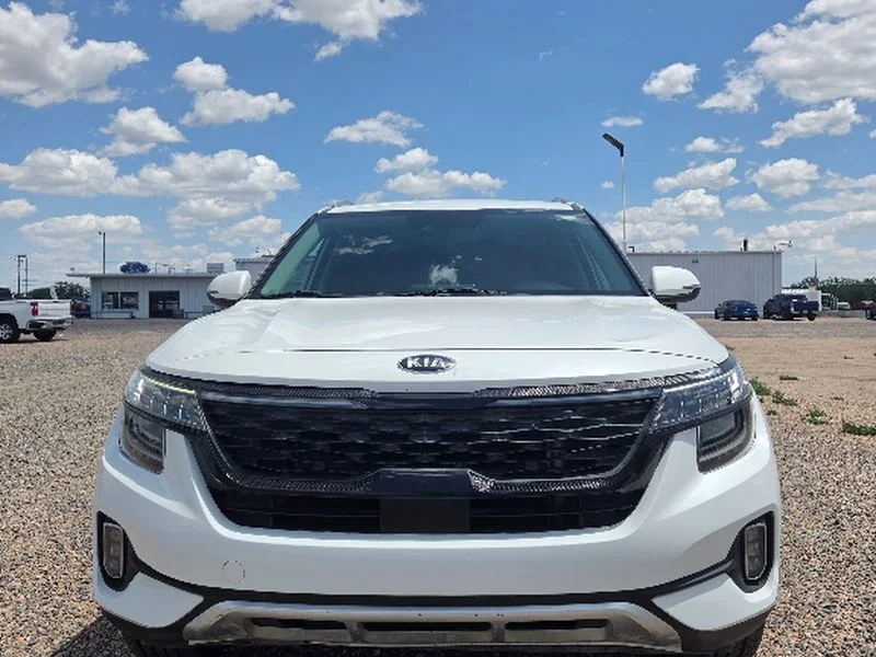 Used 2021 Snow White Pearl Kia SX image 1