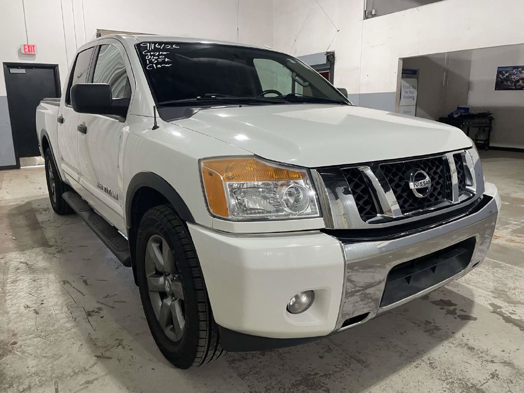 Used 2015 White Nissan SV image 1