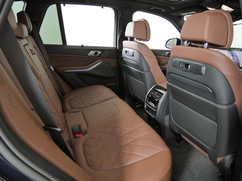 New 2026 Carbon Black Metallic BMW xDrive50e image 26
