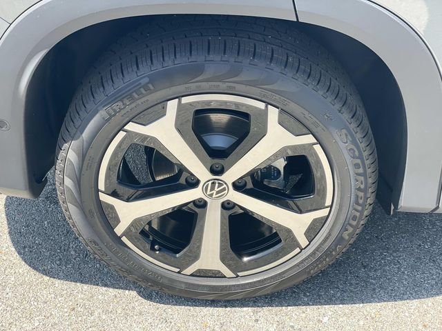 New 2026 Gray Volkswagen SE image 30