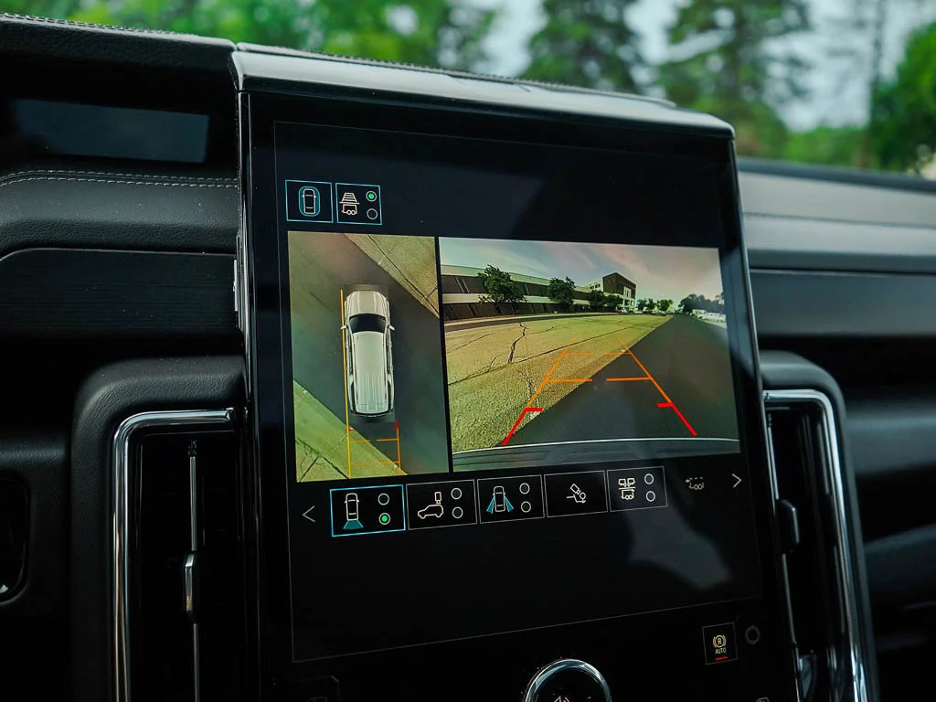 2026 GMC Yukon XL Denali - Photo 25