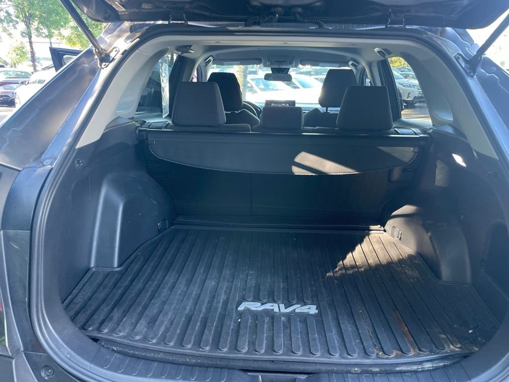 Used 2020 Magnetic Gray Metallic Toyota LE image 19