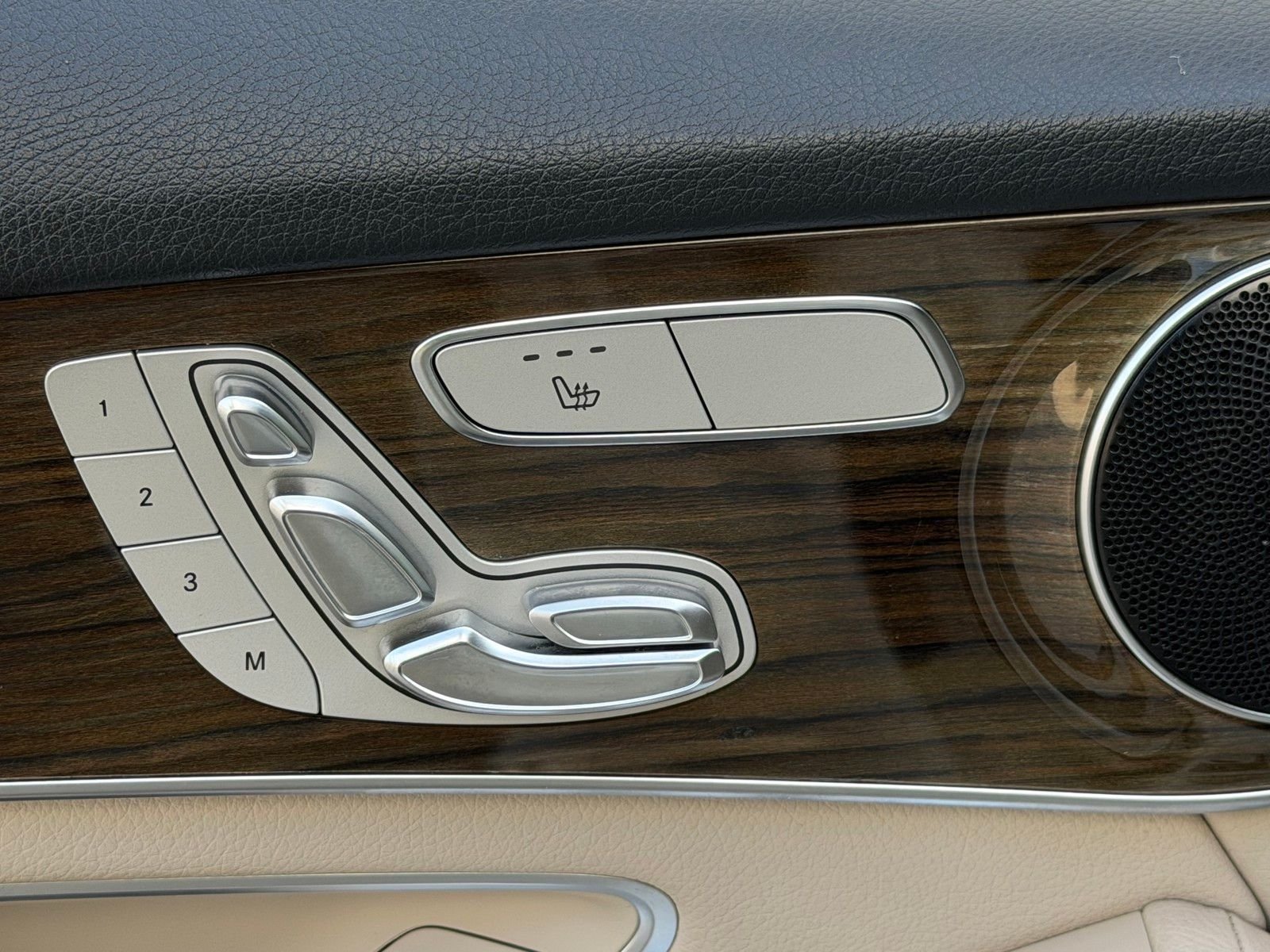 Certified Used 2021  Mercedes-Benz GLC 300 image 6