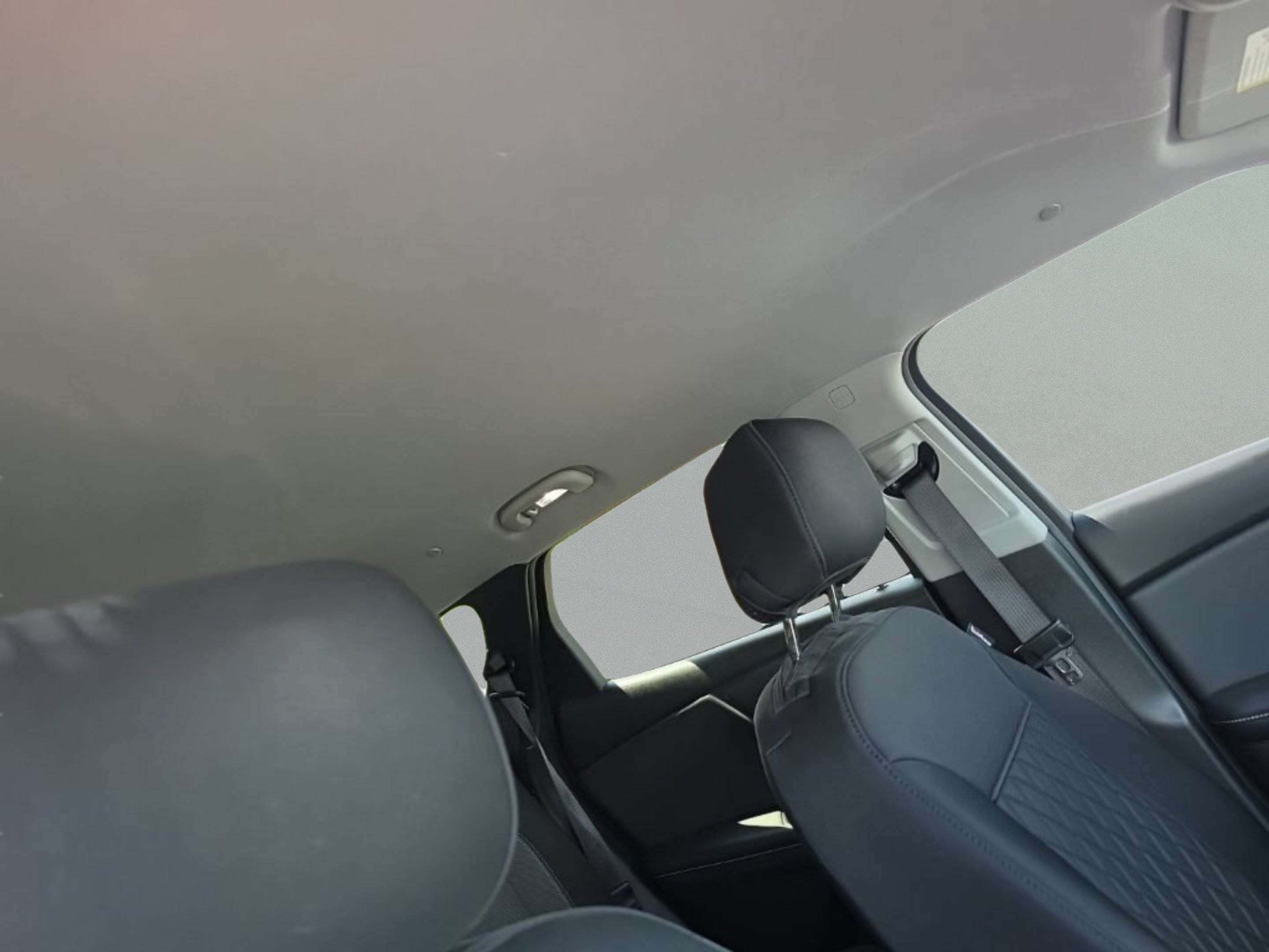Used 2024 Summit White Chevrolet 2LT image 33