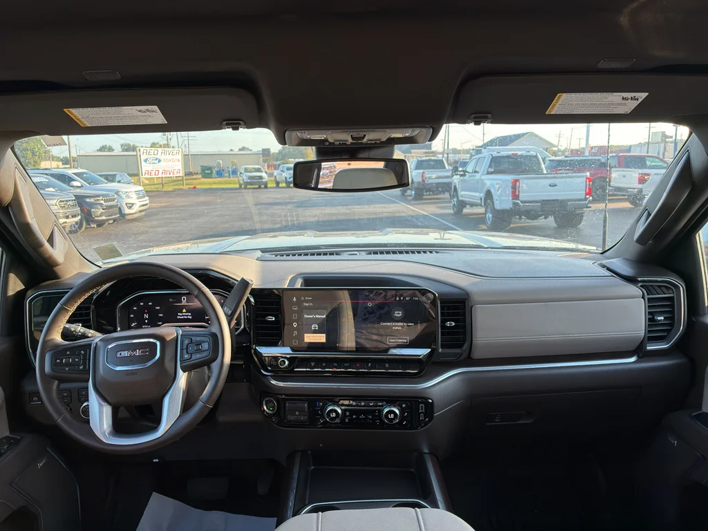 Used 2025 Sterling GMC SLT image 22