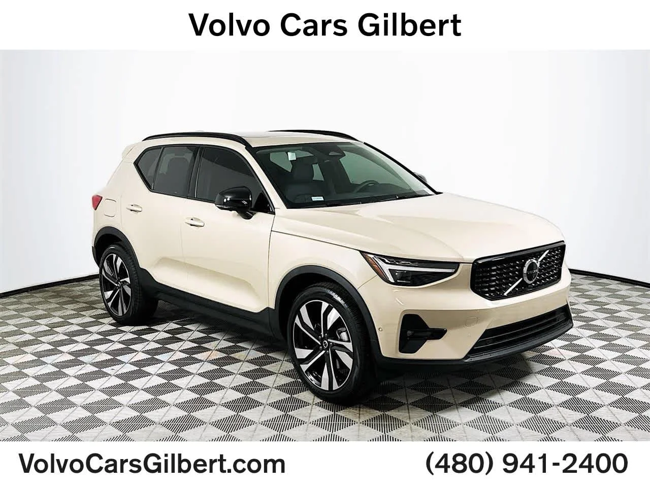 2025 Volvo XC40 B5 Plus Dark AWD's photo