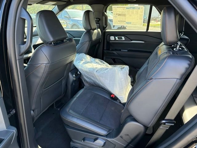 New 2026 Agate Black Metallic Ford Tremor® image 8