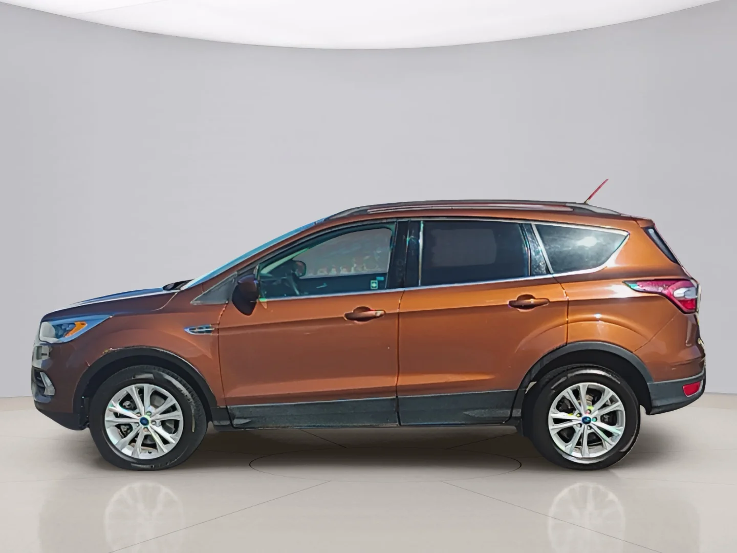 Used 2017 Red Ford SE 4WD image 2