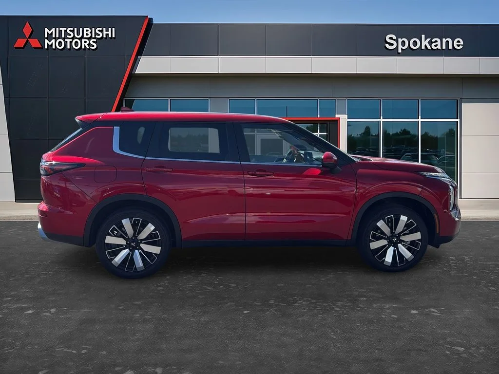 New 2026 Red Diamond Mitsubishi LE image 8