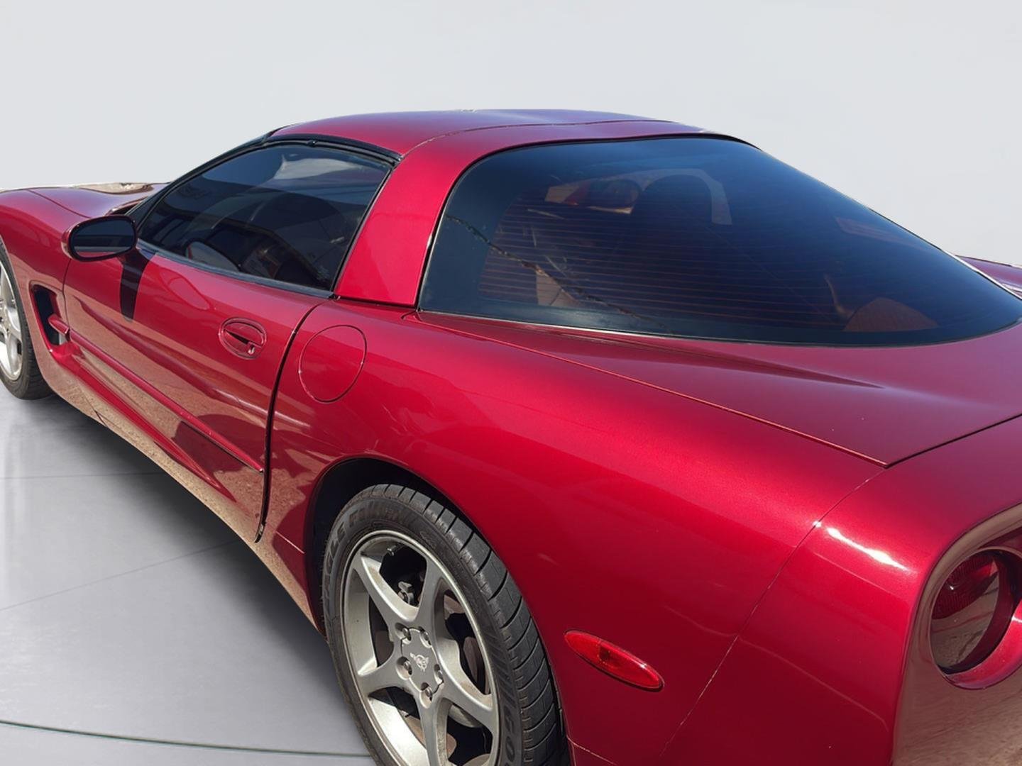 Used 2004 Magnetic Red Metallic Chevrolet  image 9