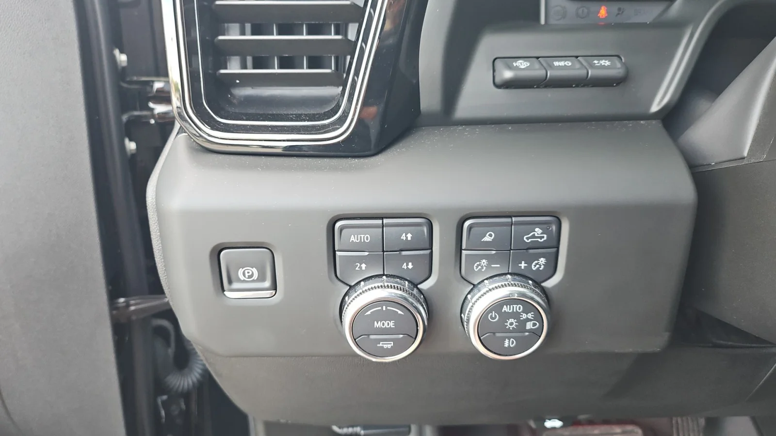 Used 2025 Onyx Black GMC Black Widow 4WD image 17