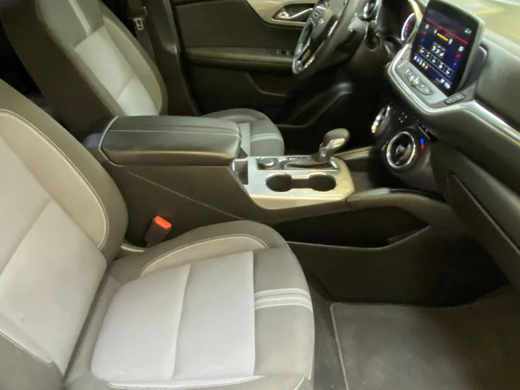 Used 2025 Black Chevrolet LT image 25