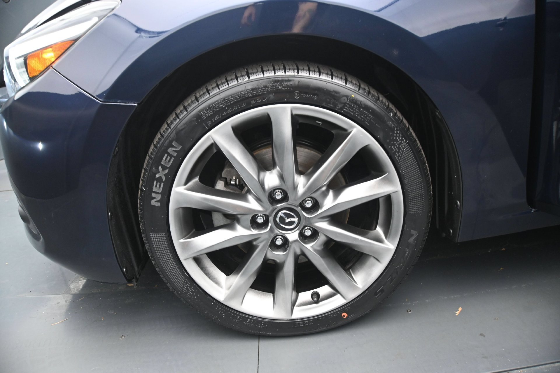 Used 2018 Deep Crystal Blue Mica Mazda Grand Touring image 31