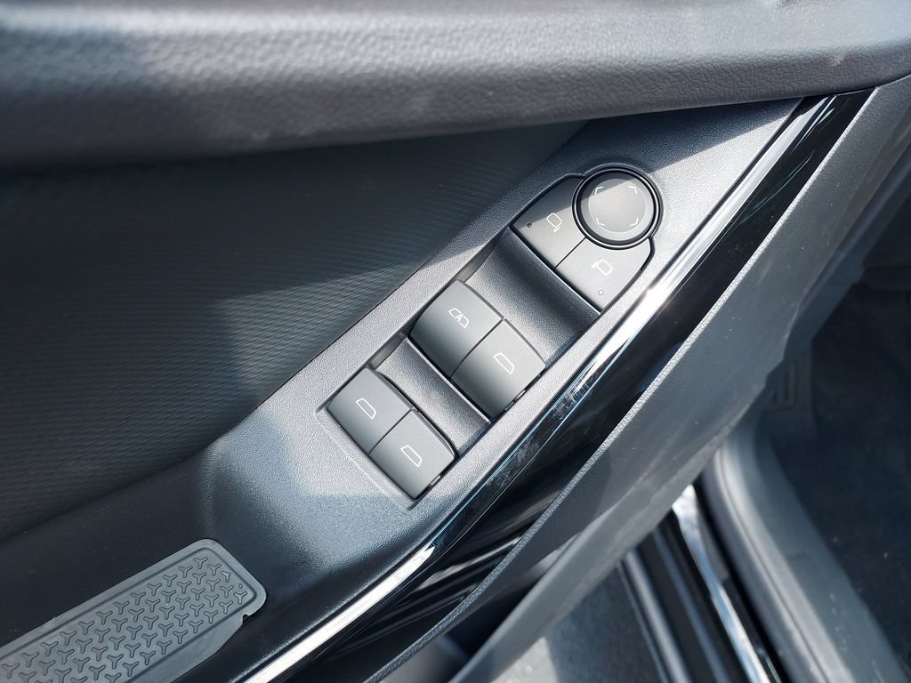 New 2027 Mosaic Black Metallic Chevrolet LT image 10