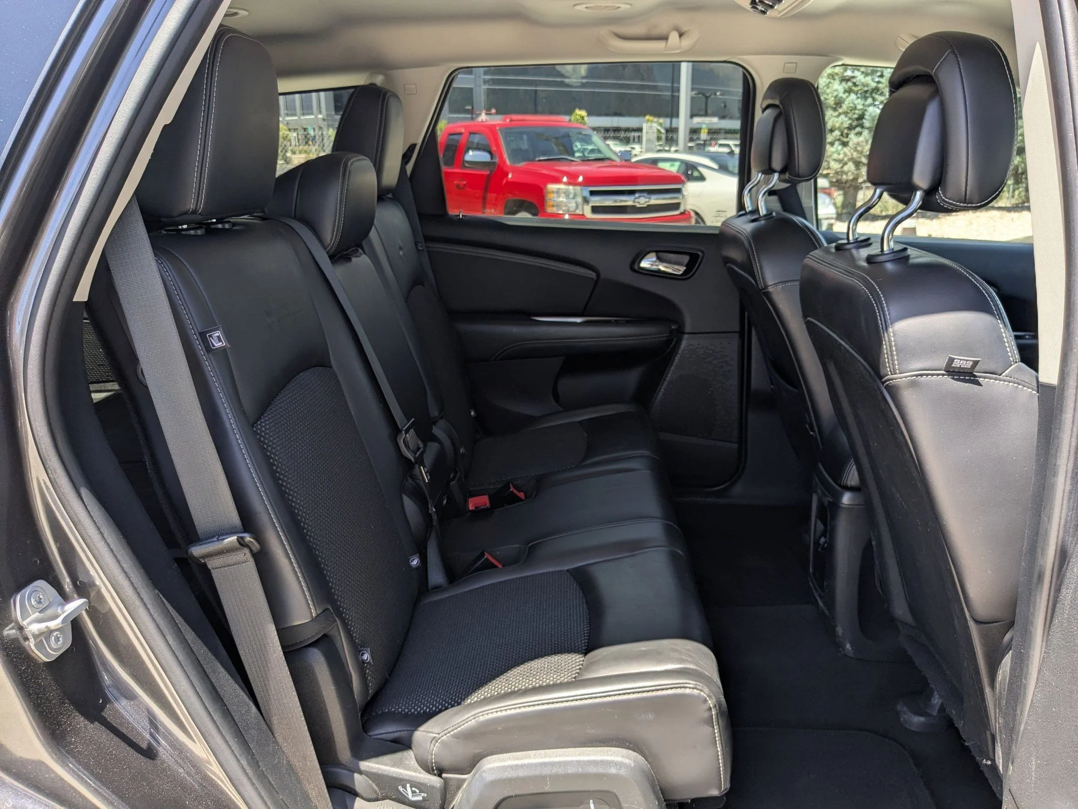 Used 2017 Granite Pearlcoat Dodge Crossroad Plus image 24