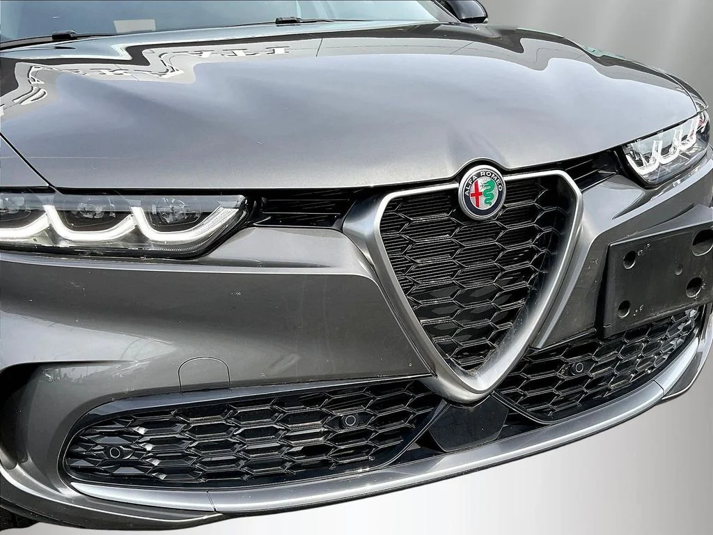 Used 2024 Grigio Alfa Romeo Ti image 32