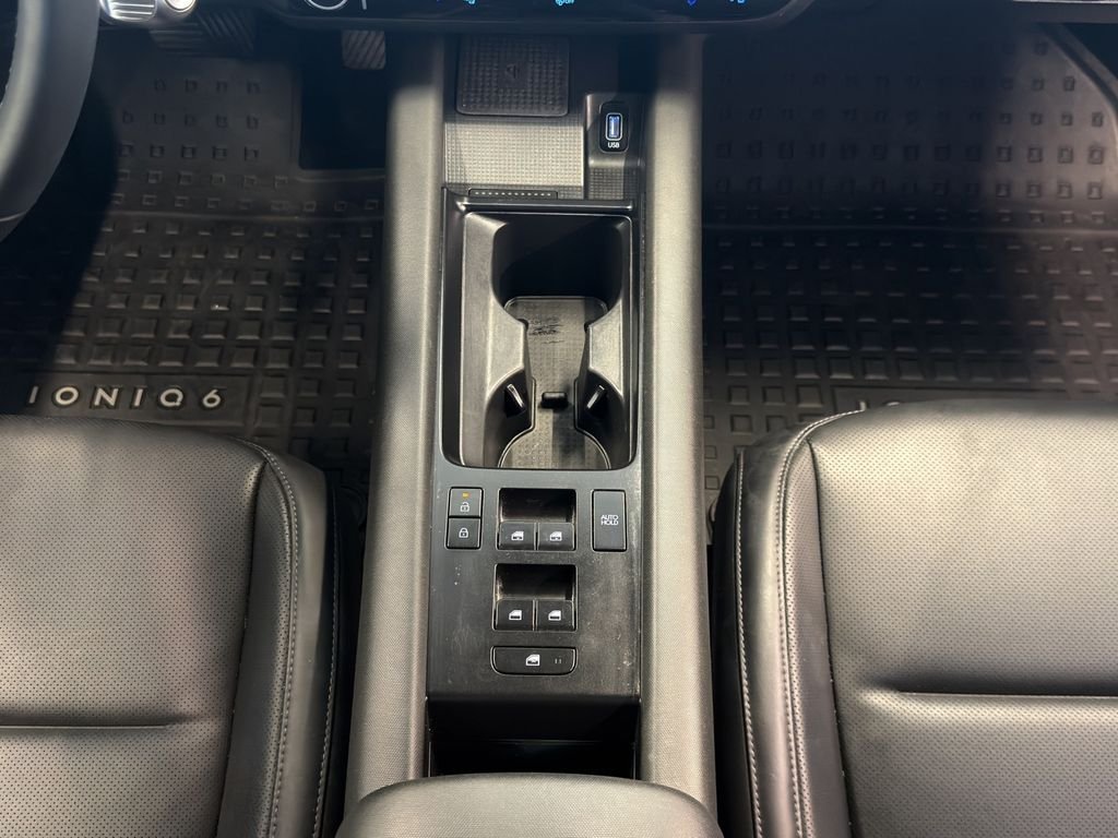 Used 2024 White Hyundai SEL image 15