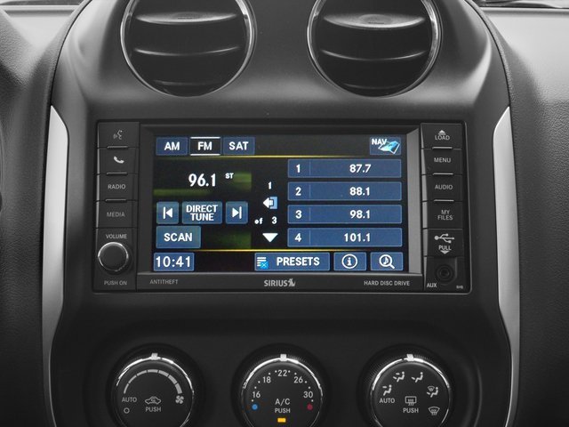 Used 2016 Bright White Clearcoat Jeep Latitude image 12