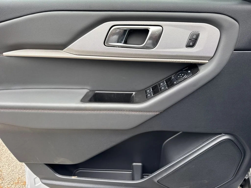 New 2026 Space White Metallic Ford Active image 10