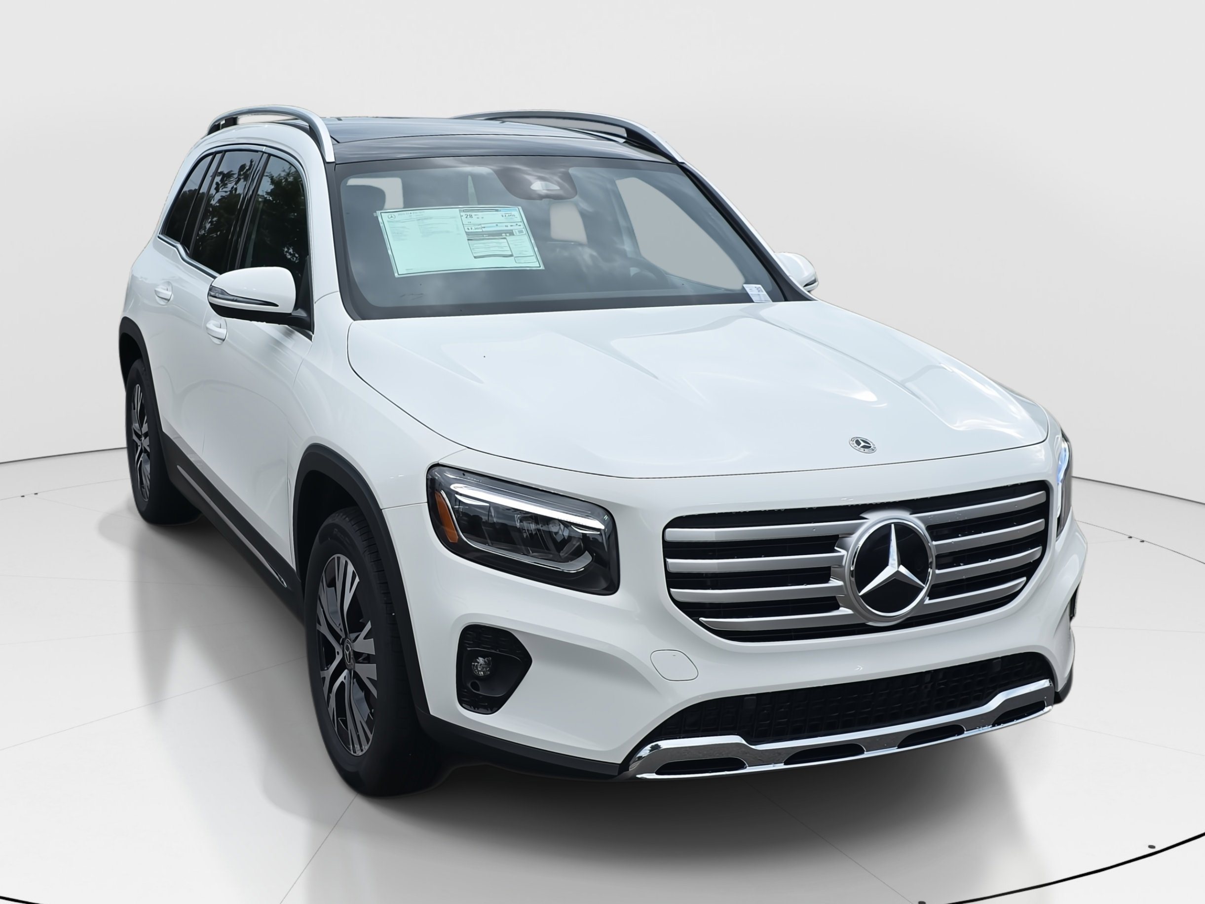 New 2025 Polar White Mercedes-Benz GLB250 image 3