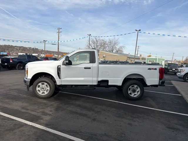 2025 Ford F-350 Super Duty XLT - Photo 8