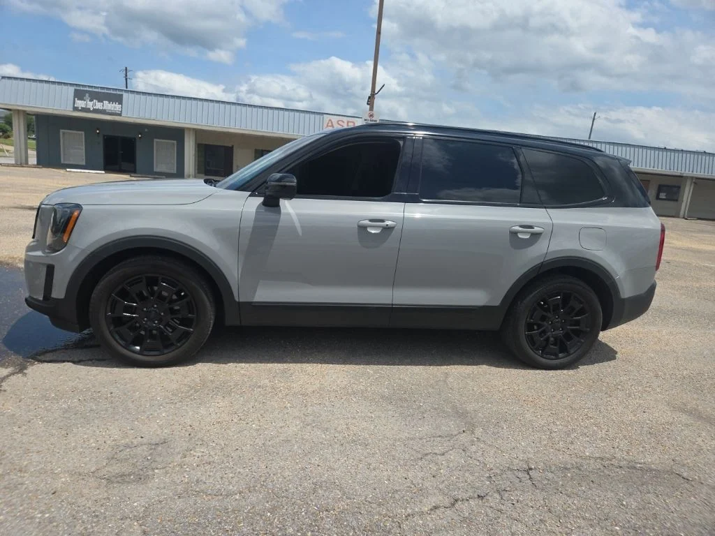 Used 2021 Gray Kia EX image 3