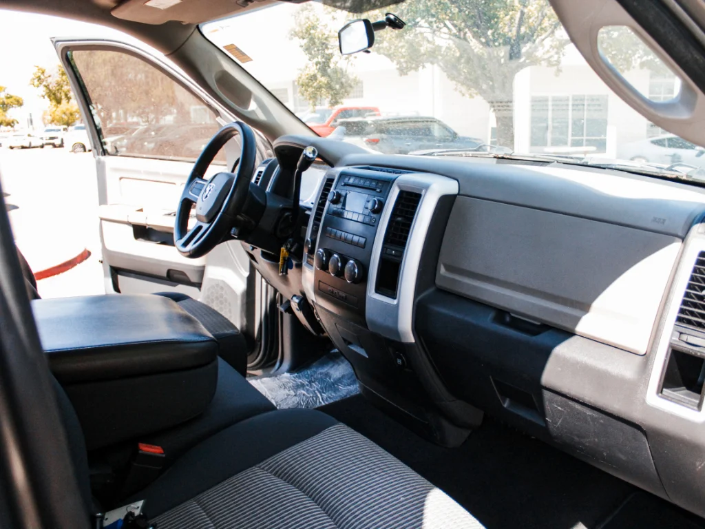 Used 2009 Mineral Gray Metallic Clearcoat Dodge SLT image 23