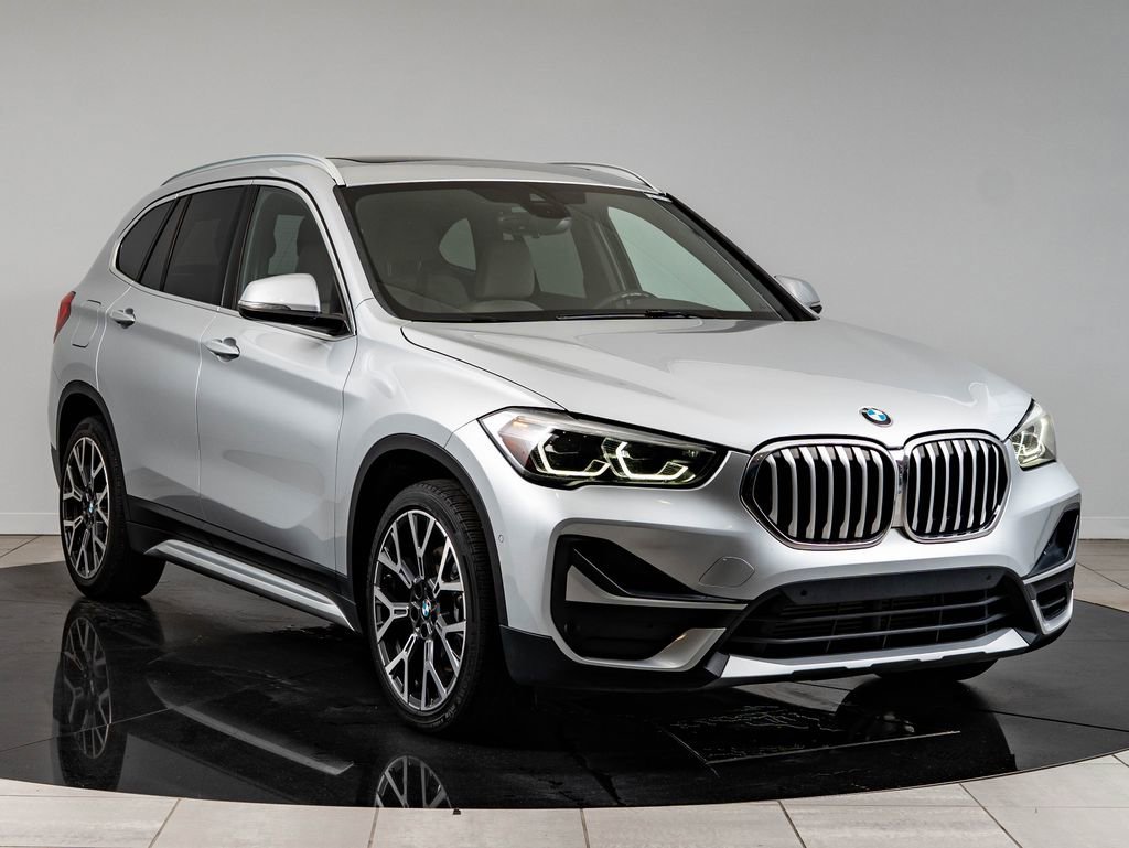 Used 2021 Glacier Silver Metallic BMW sDrive28i image 12