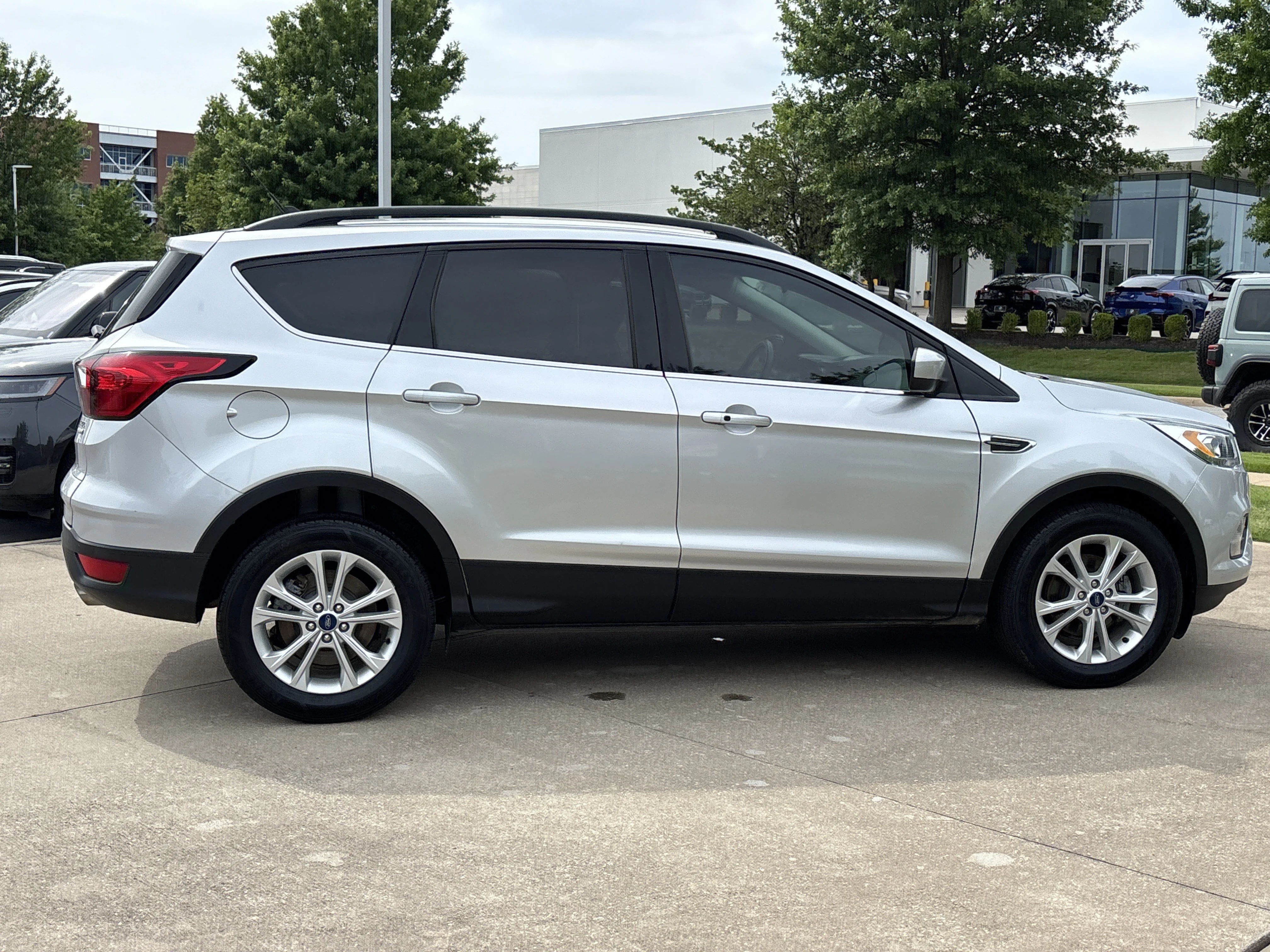 Used 2019 Ingot Silver Metallic Ford SEL image 2