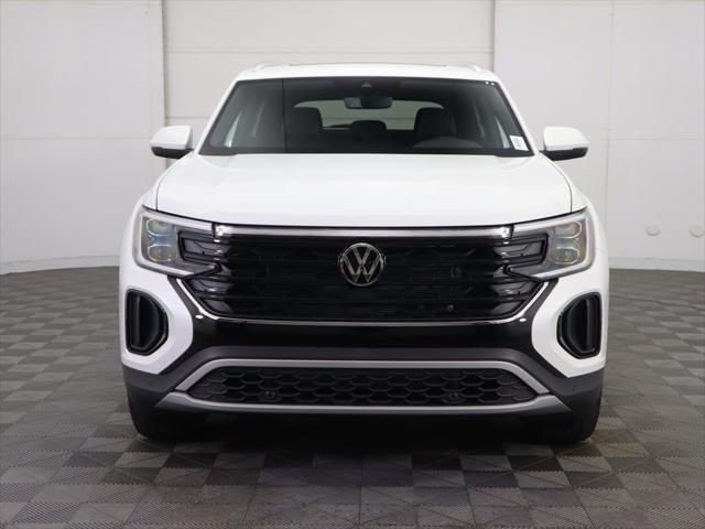 2026 Volkswagen Atlas Cross Sport SE w/Tech - Photo 2