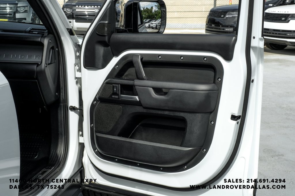 Used 2026 Fuji White Land Rover V8 image 55
