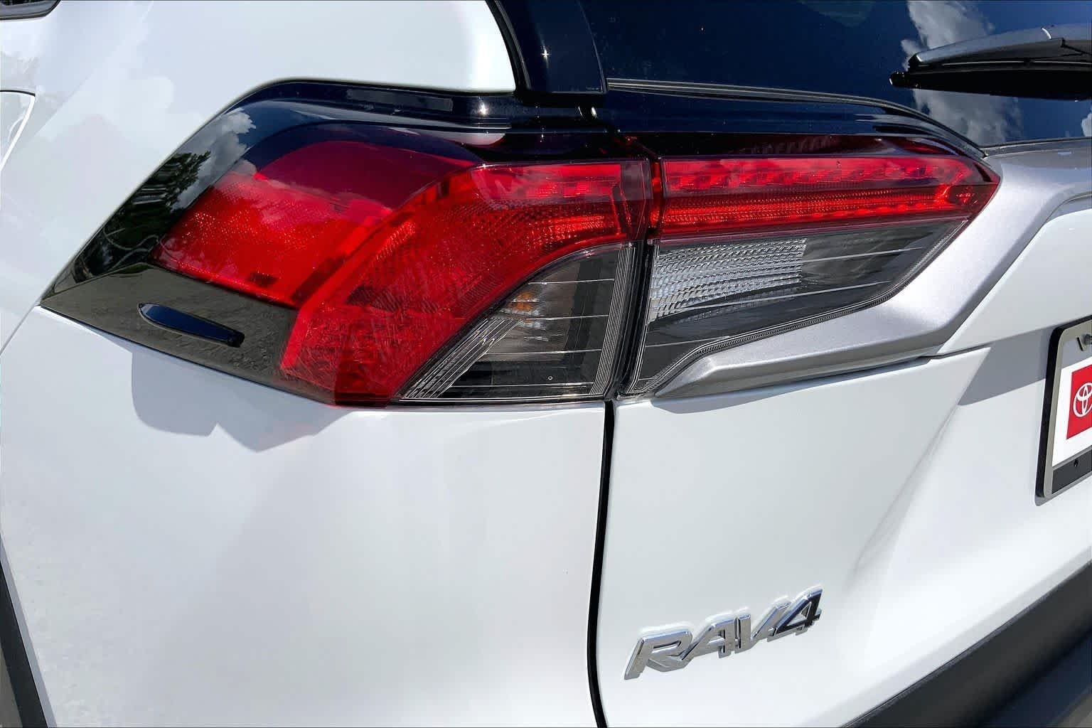 Used 2024 Wind Chill Pearl Toyota Limited image 28