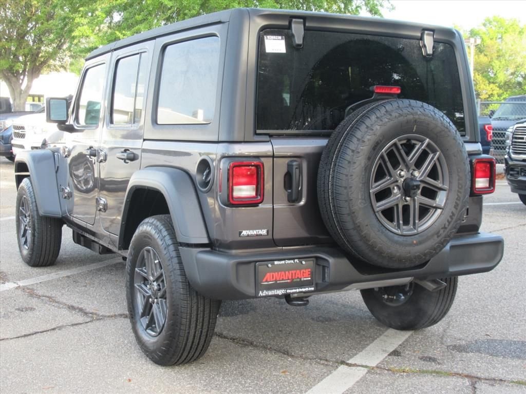 New 2026 Granite Crystal Metallic Clear-Coat Exterior Paint Jeep Sport S image 4