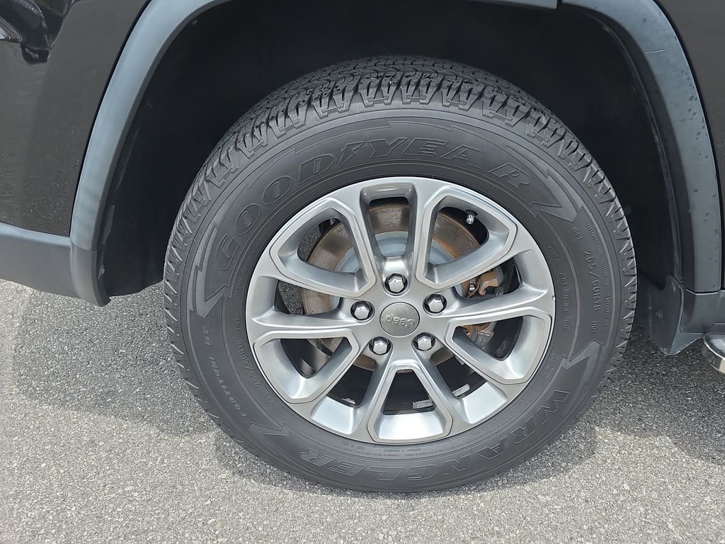 Used 2015 Black Jeep Limited image 7
